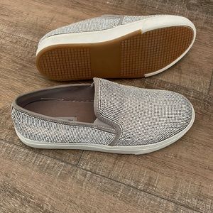 Steve Madden 8.5M Silver Metallic Slip-On Sneaker (NEW)